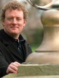 A picture of Howard Goodall himself.